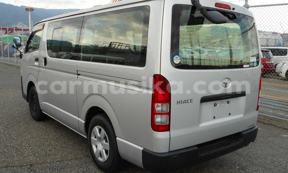 Acheter Occasion Voiture Toyota Hiace Gris à Beitbridge, Matabeleland South Acheter Occasion Voiture Toyota Hiace Gris à Beitbridge, Matabeleland South