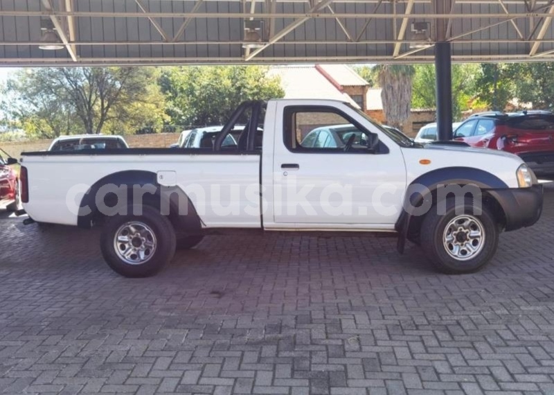 Big with watermark nissan hardbody matabeleland south beitbridge 33657