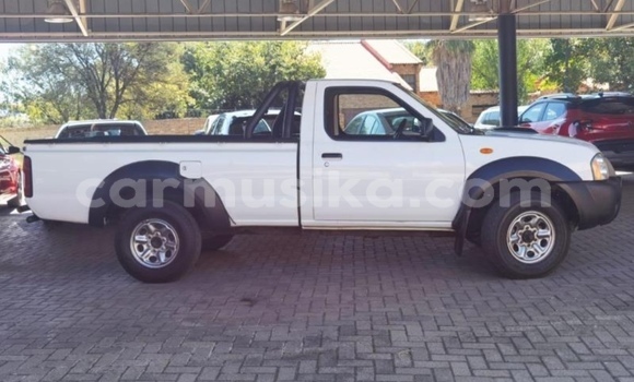 Buy Used Nissan Hardbody White Car in Beitbridge in Matabeleland South Buy Used Nissan Hardbody White Car in Beitbridge in Matabeleland South