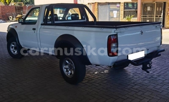 Buy Used Nissan Hardbody White Car in Beitbridge in Matabeleland South Buy Used Nissan Hardbody White Car in Beitbridge in Matabeleland South