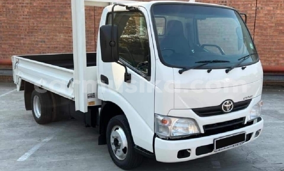 Tenga Tsaru Toyota Dyna Chena Mota in Emerald Hill in Harare