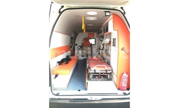 Nunua Imported Toyota Hiace Nyeupe Gari ndani ya Import - Dubai nchini Harare Nunua Imported Toyota Hiace Nyeupe Gari ndani ya Import - Dubai nchini Harare