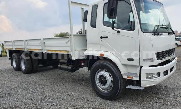 Acheter Occasion Utilitaire Mitsubishi Canter Blanc à Bulawayo, Bulawayo Acheter Occasion Utilitaire Mitsubishi Canter Blanc à Bulawayo, Bulawayo