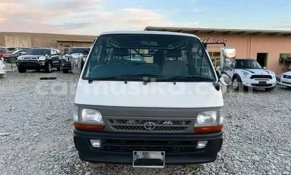 Buy Used Toyota Hiace White Car in Beitbridge in Matabeleland South Buy Used Toyota Hiace White Car in Beitbridge in Matabeleland South