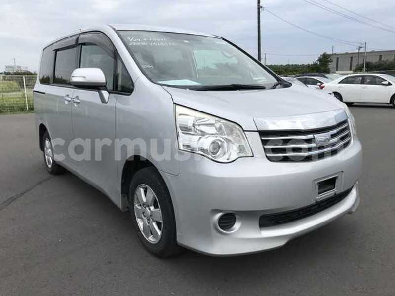 Big with watermark toyota noah matabeleland south beitbridge 33679