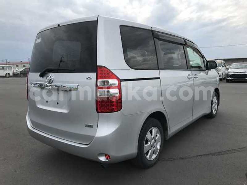 Big with watermark toyota noah matabeleland south beitbridge 33679