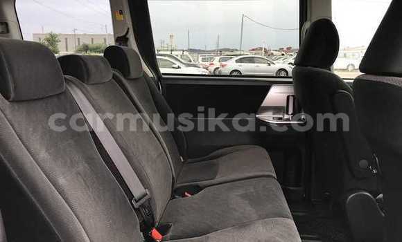 Acheter Occasion Voiture Toyota Noah Gris à Beitbridge, Matabeleland South Acheter Occasion Voiture Toyota Noah Gris à Beitbridge, Matabeleland South