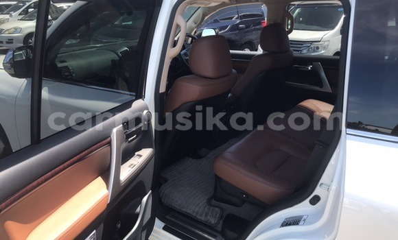 Acheter Occasion Voiture Toyota Land Cruiser Blanc à Harare, Harare Acheter Occasion Voiture Toyota Land Cruiser Blanc à Harare, Harare
