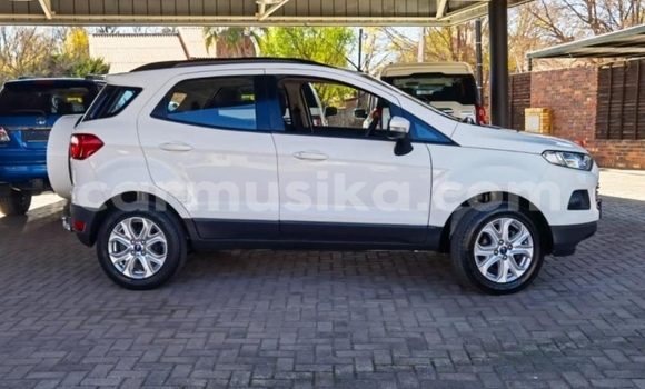 Acheter Occasion Voiture Ford EcoSport Blanc à Beitbridge, Matabeleland South Acheter Occasion Voiture Ford EcoSport Blanc à Beitbridge, Matabeleland South