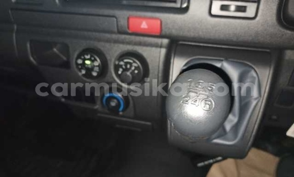 Acheter Occasion Voiture Toyota Hiace Gris à Beitbridge, Matabeleland South Acheter Occasion Voiture Toyota Hiace Gris à Beitbridge, Matabeleland South