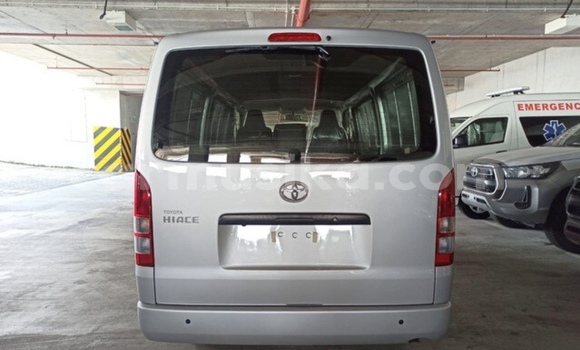Acheter Occasion Voiture Toyota Hiace Gris à Beitbridge, Matabeleland South Acheter Occasion Voiture Toyota Hiace Gris à Beitbridge, Matabeleland South