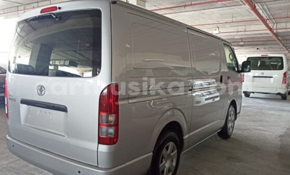 Acheter Occasion Voiture Toyota Hiace Gris à Beitbridge, Matabeleland South Acheter Occasion Voiture Toyota Hiace Gris à Beitbridge, Matabeleland South