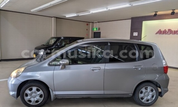 Acheter Occasion Voiture Honda Fit Gris à Beitbridge, Matabeleland South Acheter Occasion Voiture Honda Fit Gris à Beitbridge, Matabeleland South