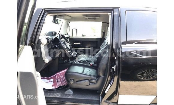 Buy Import Toyota FJ Cruiser Black Car in Import - Dubai in Harare Buy Import Toyota FJ Cruiser Black Car in Import - Dubai in Harare
