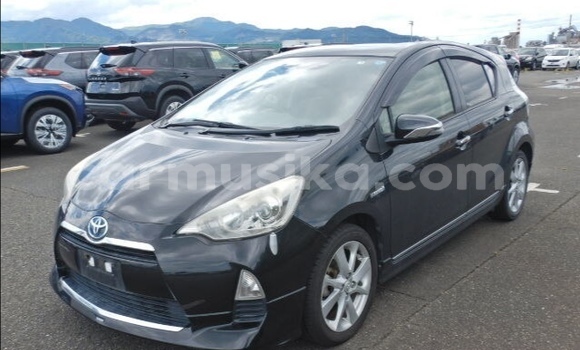 Buy Import Toyota Aqua Black Car in Beitbridge in Matabeleland South