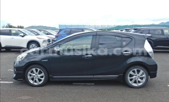 Acheter Import Voiture Toyota Aqua Noir à Beitbridge, Matabeleland South Acheter Import Voiture Toyota Aqua Noir à Beitbridge, Matabeleland South