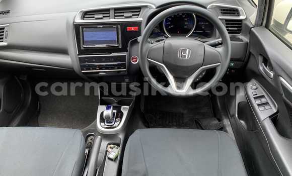 Nunua Ilio tumika Honda Fit Nyeupe Gari ndani ya Beitbridge nchini Matabeleland Kusini Nunua Ilio tumika Honda Fit Nyeupe Gari ndani ya Beitbridge nchini Matabeleland Kusini