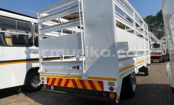 Acheter Occasion Utilitaire Toyota Dyna Blanc à Beitbridge, Matabeleland South Acheter Occasion Utilitaire Toyota Dyna Blanc à Beitbridge, Matabeleland South