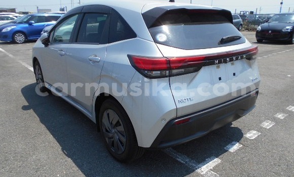 Acheter Occasion Voiture Nissan Note Gris à Beitbridge, Matabeleland South Acheter Occasion Voiture Nissan Note Gris à Beitbridge, Matabeleland South
