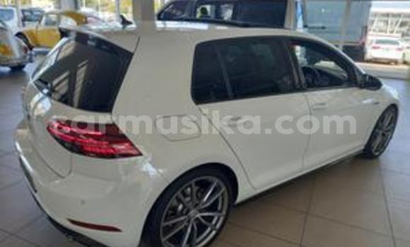 Tenga Tsaru Volkswagen Golf R Chena Mota in Beitbridge in Matabeleland South