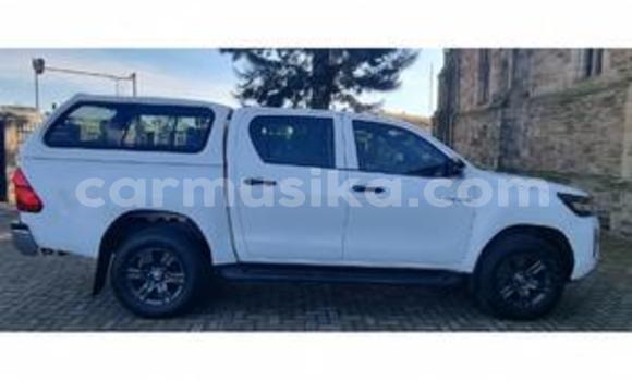 Nunua Ilio tumika Toyota Hilux Nyeupe Gari ndani ya Beitbridge nchini Matabeleland Kusini