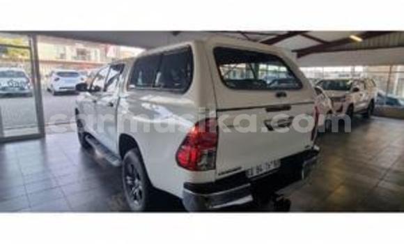 Buy Used Toyota Hilux White Car in Beitbridge in Matabeleland South Buy Used Toyota Hilux White Car in Beitbridge in Matabeleland South
