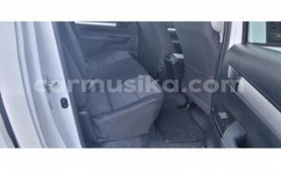 Buy Used Toyota Hilux White Car in Beitbridge in Matabeleland South Buy Used Toyota Hilux White Car in Beitbridge in Matabeleland South