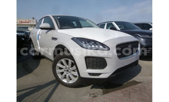Nunua Imported Jaguar E-Pace Nyeupe Gari ndani ya Import - Dubai nchini Harare