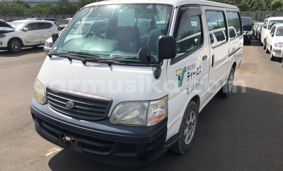 Tenga Tsaru Toyota Hiace Chena Mota in Beitbridge in Matabeleland South Tenga Tsaru Toyota Hiace Chena Mota in Beitbridge in Matabeleland South