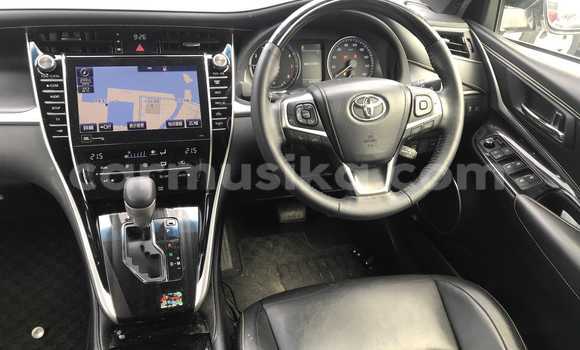 Acheter Occasion Voiture Toyota Harrier Blanc à Beitbridge, Matabeleland South Acheter Occasion Voiture Toyota Harrier Blanc à Beitbridge, Matabeleland South