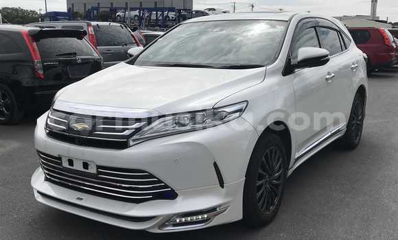 Acheter Occasion Voiture Toyota Harrier Blanc à Beitbridge, Matabeleland South Acheter Occasion Voiture Toyota Harrier Blanc à Beitbridge, Matabeleland South