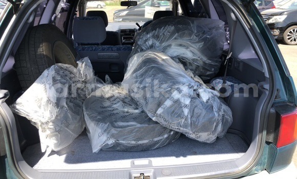 Nunua Ilio tumika Toyota Ipsum Kijani Gari ndani ya Beitbridge nchini Matabeleland Kusini Nunua Ilio tumika Toyota Ipsum Kijani Gari ndani ya Beitbridge nchini Matabeleland Kusini