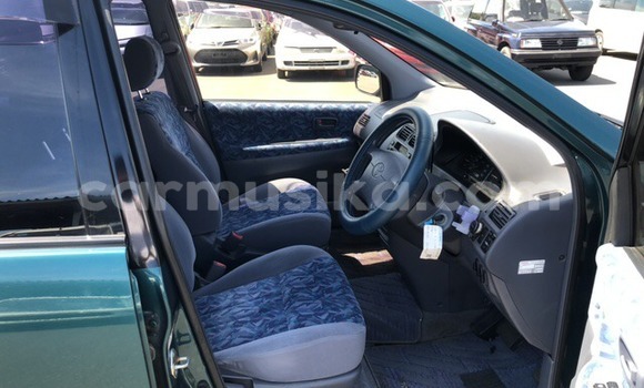 Nunua Ilio tumika Toyota Ipsum Kijani Gari ndani ya Beitbridge nchini Matabeleland Kusini Nunua Ilio tumika Toyota Ipsum Kijani Gari ndani ya Beitbridge nchini Matabeleland Kusini