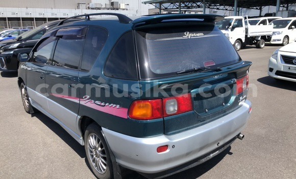 Nunua Ilio tumika Toyota Ipsum Kijani Gari ndani ya Beitbridge nchini Matabeleland Kusini Nunua Ilio tumika Toyota Ipsum Kijani Gari ndani ya Beitbridge nchini Matabeleland Kusini