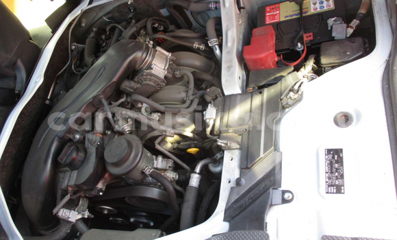 Buy Used Toyota Hiace White Car in Beitbridge in Matabeleland South Buy Used Toyota Hiace White Car in Beitbridge in Matabeleland South