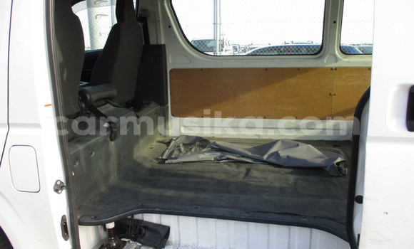 Buy Used Toyota Hiace White Car in Beitbridge in Matabeleland South Buy Used Toyota Hiace White Car in Beitbridge in Matabeleland South