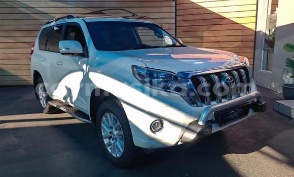 Acheter Occasion Voiture Toyota Land Cruiser Prado Blanc à Beitbridge, Matabeleland South Acheter Occasion Voiture Toyota Land Cruiser Prado Blanc à Beitbridge, Matabeleland South