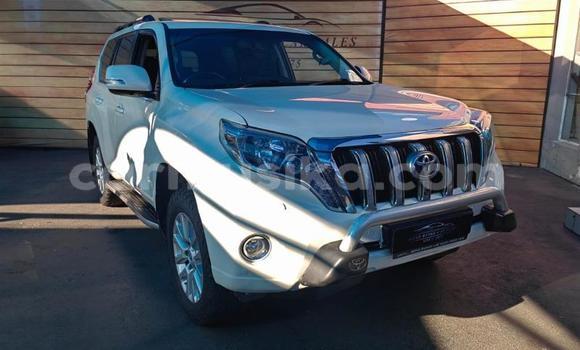 Acheter Occasion Voiture Toyota Land Cruiser Prado Blanc à Beitbridge, Matabeleland South Acheter Occasion Voiture Toyota Land Cruiser Prado Blanc à Beitbridge, Matabeleland South