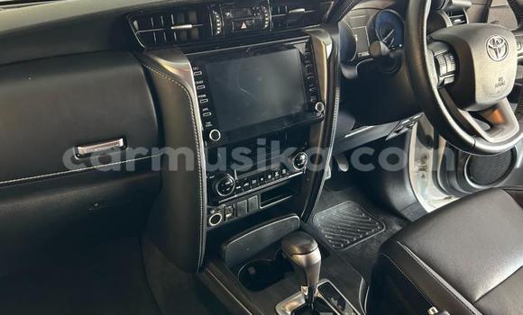 Acheter Occasion Voiture Toyota Fortuner Blanc à Beitbridge, Matabeleland South Acheter Occasion Voiture Toyota Fortuner Blanc à Beitbridge, Matabeleland South