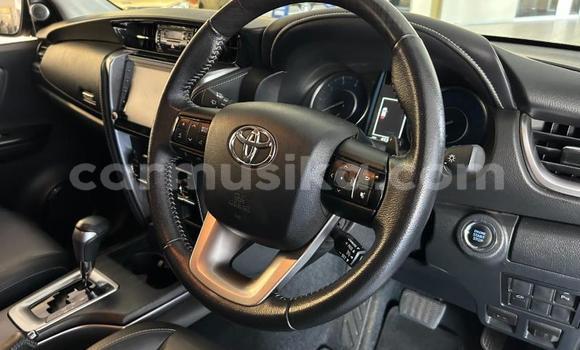 Acheter Occasion Voiture Toyota Fortuner Blanc à Beitbridge, Matabeleland South Acheter Occasion Voiture Toyota Fortuner Blanc à Beitbridge, Matabeleland South