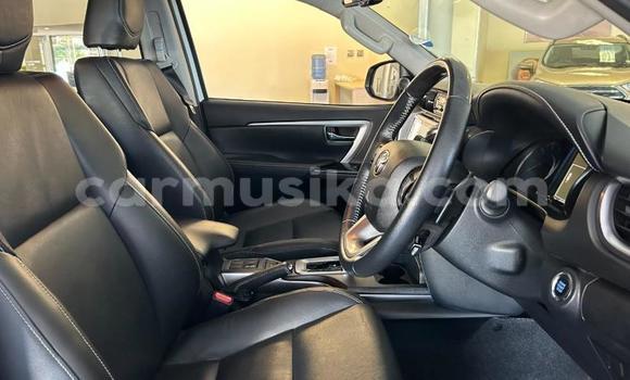 Acheter Occasion Voiture Toyota Fortuner Blanc à Beitbridge, Matabeleland South Acheter Occasion Voiture Toyota Fortuner Blanc à Beitbridge, Matabeleland South