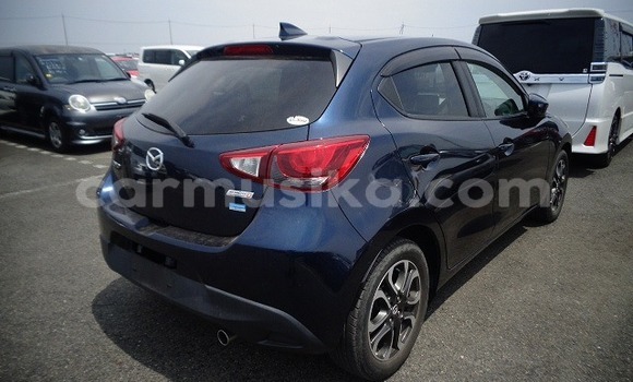 Nunua Ilio tumika Mazda Demio Bluu Gari ndani ya Harare nchini Harare Nunua Ilio tumika Mazda Demio Bluu Gari ndani ya Harare nchini Harare