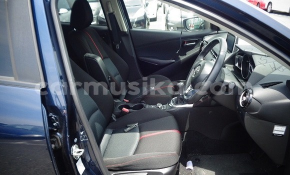 Nunua Ilio tumika Mazda Demio Bluu Gari ndani ya Harare nchini Harare Nunua Ilio tumika Mazda Demio Bluu Gari ndani ya Harare nchini Harare