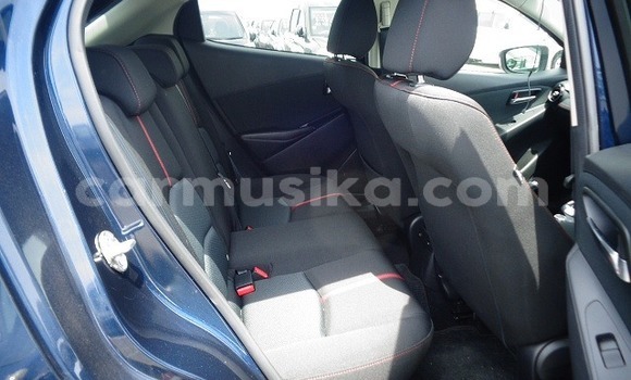 Nunua Ilio tumika Mazda Demio Bluu Gari ndani ya Harare nchini Harare Nunua Ilio tumika Mazda Demio Bluu Gari ndani ya Harare nchini Harare