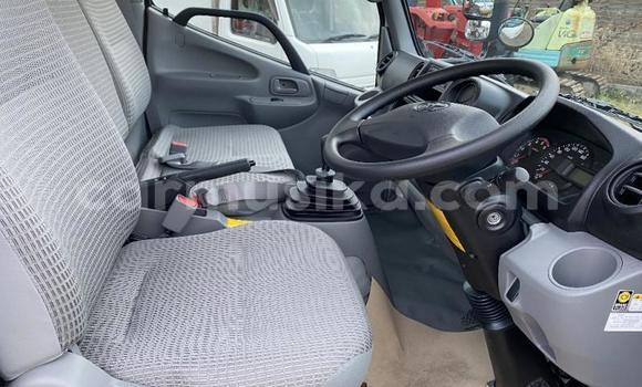 Nunua Ilio tumika Toyota Dyna Nyeupe Lori ndani ya Beitbridge nchini Matabeleland Kusini Nunua Ilio tumika Toyota Dyna Nyeupe Lori ndani ya Beitbridge nchini Matabeleland Kusini