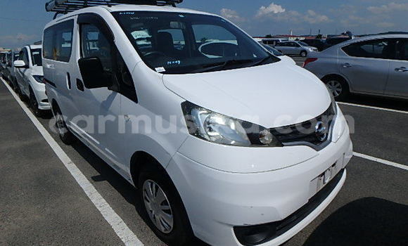 Buy Used Nissan NV200 White Car in Beitbridge in Matabeleland South Buy Used Nissan NV200 White Car in Beitbridge in Matabeleland South