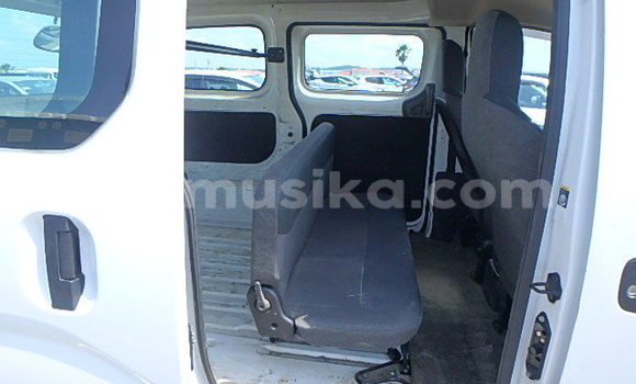 Buy Used Nissan NV200 White Car in Beitbridge in Matabeleland South Buy Used Nissan NV200 White Car in Beitbridge in Matabeleland South
