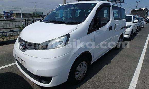 Buy Used Nissan NV200 White Car in Beitbridge in Matabeleland South Buy Used Nissan NV200 White Car in Beitbridge in Matabeleland South