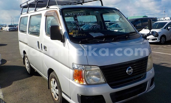 Acheter Occasion Voiture Nissan Caravan Gris à Beitbridge, Matabeleland South