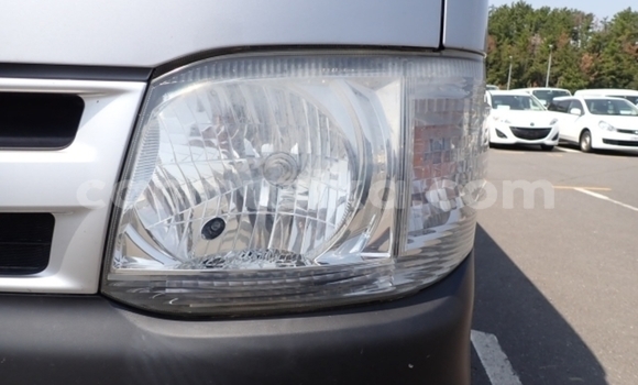 Acheter Occasion Voiture Toyota Hiace Blanc à Beitbridge, Matabeleland South Acheter Occasion Voiture Toyota Hiace Blanc à Beitbridge, Matabeleland South
